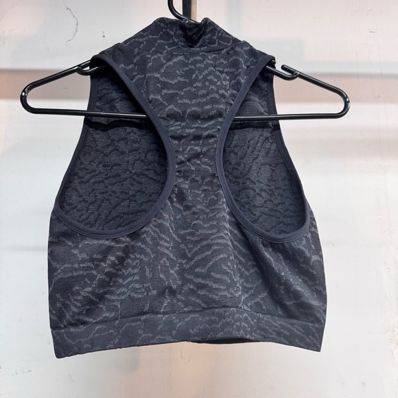 Gymshark ADAPT ANIMAL SEAMLESS CROP 1/2 ZIP size large - Picture 3 of 5